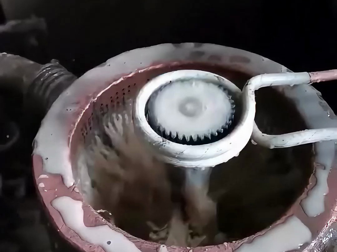半自动高频齿轮淬火工艺，操作简单效率高！