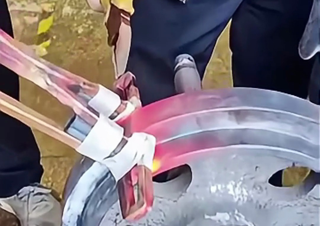 一种类行车轮表面淬火热处理工艺测试，利用感应加热设备局部感应热处理工艺