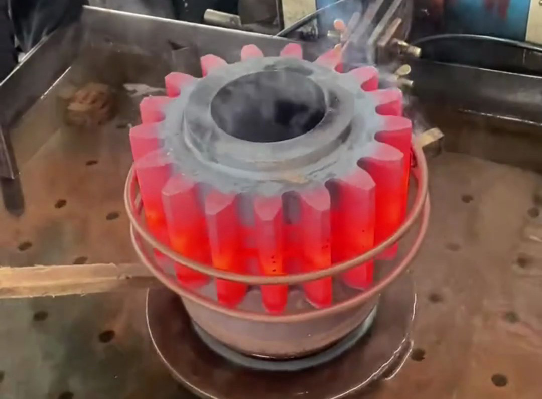 齿轮淬火频率怎么??？中频淬火VS超高频淬火，哪种更适合你的齿轮？